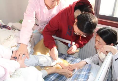 悠南山养老中心与省胸科医院开展暖冬行动！