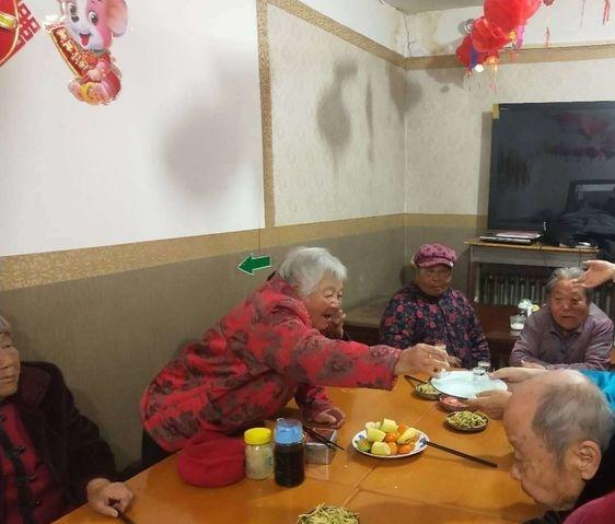 鄂尔多斯市东胜区哈龙老年民俗公寓_鄂尔多斯7000元养老院,鄂尔多斯养老专员招聘
